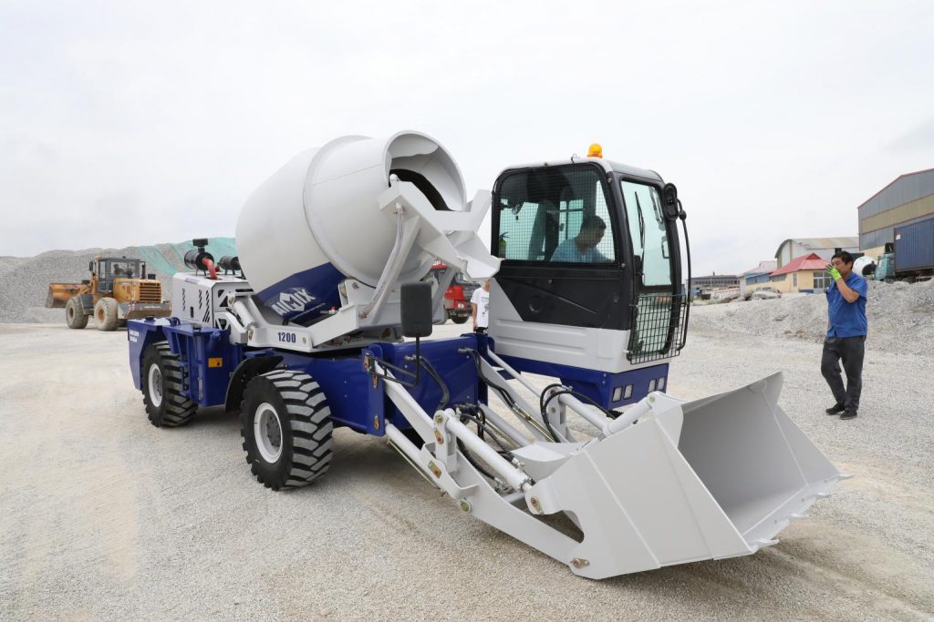 self loading mobile concrete mixer