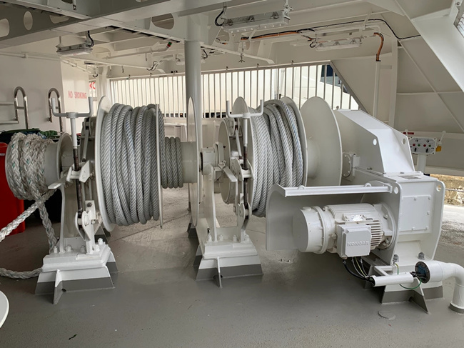 double drum electric mooring winch